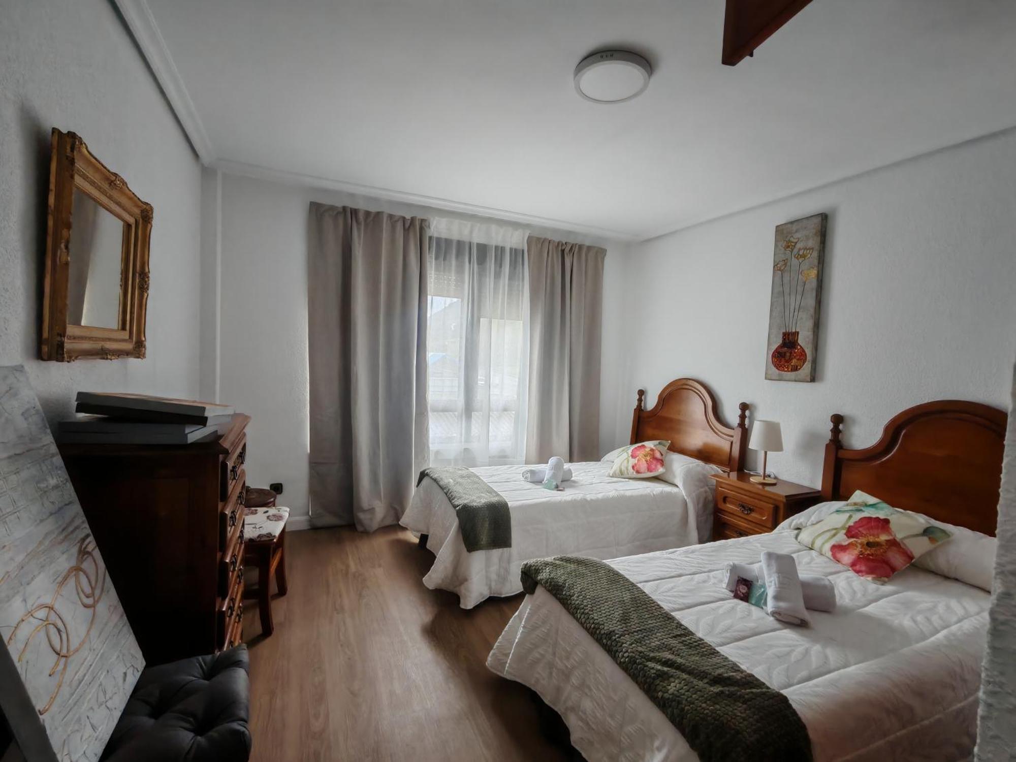 Hotel El Coterin Apartamentos Y Habitaciones Arenas De Cabrales Exteriör bild